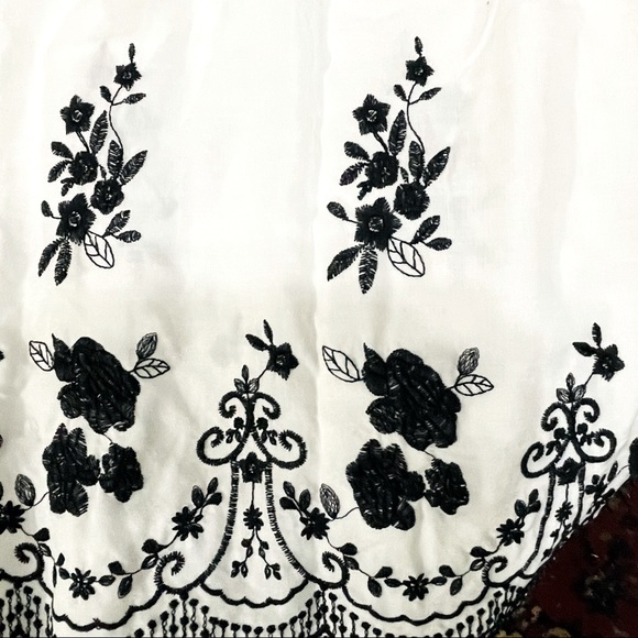 🎉8X HP🎉M Blu Pepper Cold Shoulder Top NWT! - Picture 7 of 10